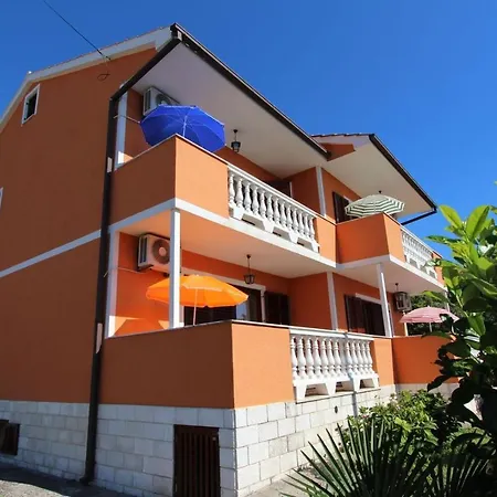 Miko מאלינסקה