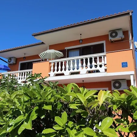 בית הארחה Miko